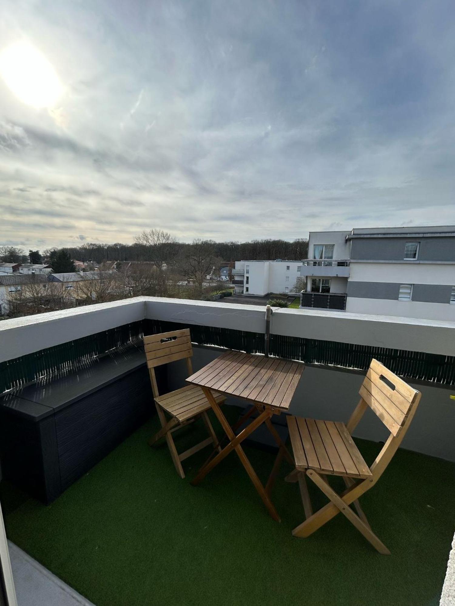 Appartement T3 Proche Circuit Du Mans Allonnes  外观 照片